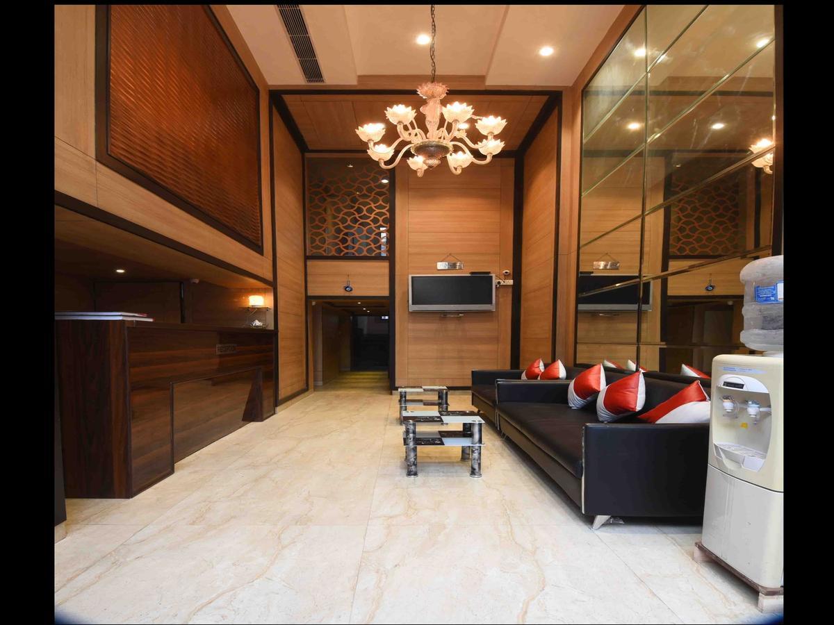 โรงแรมรอยัล แกรนด์ นิวเดลี ภายนอก รูปภาพ